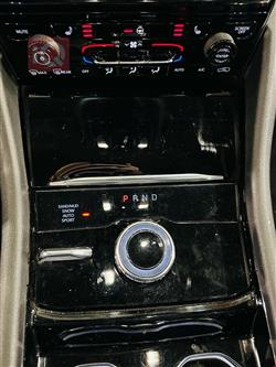 جیپ گراند شیرۆکی